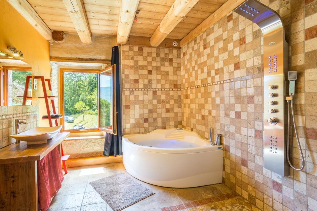 Les Esseroliettes Nature & Spa Arith Екстериор снимка